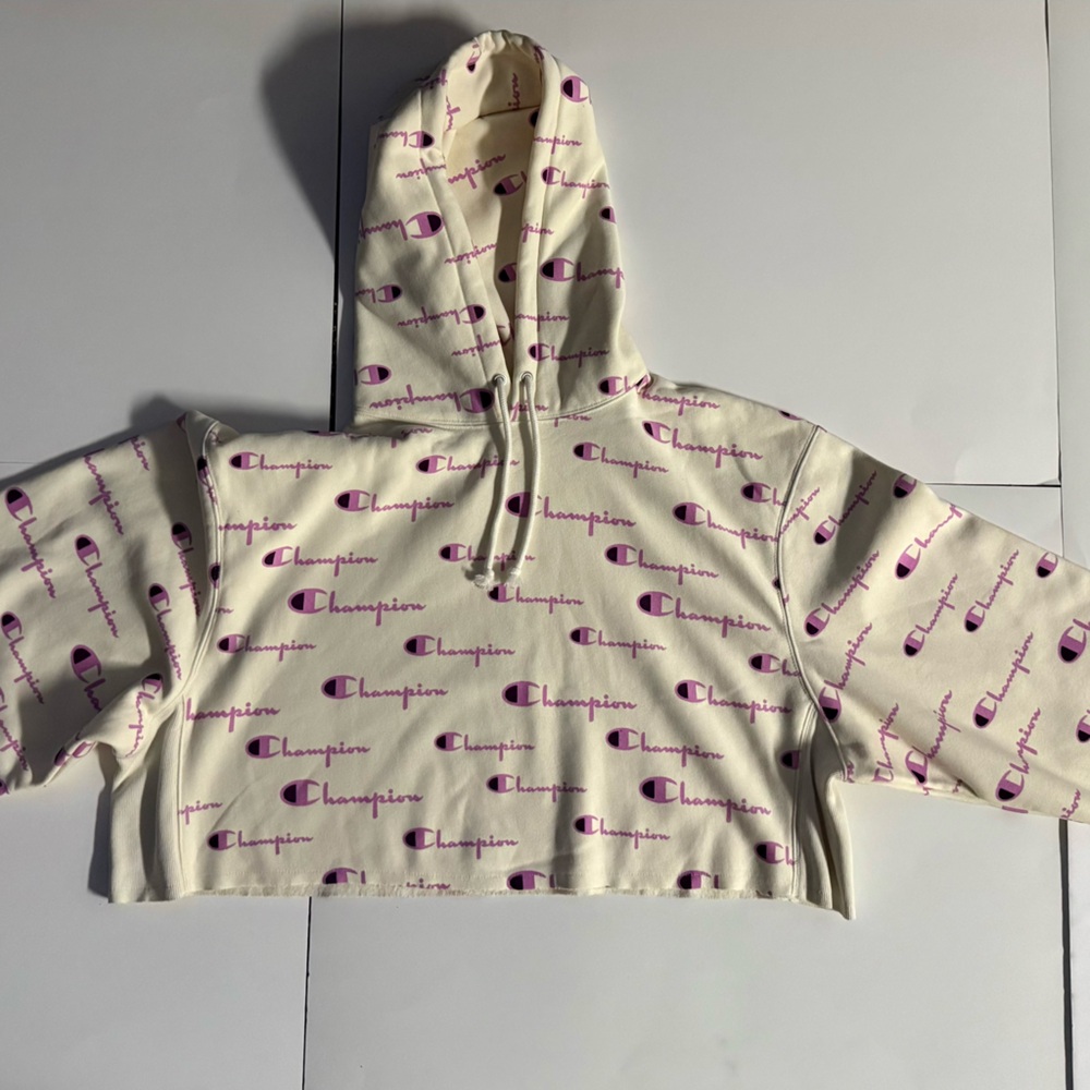 Champion Cream and Purple Logo Sleeve Size XL New with Tags Women’s